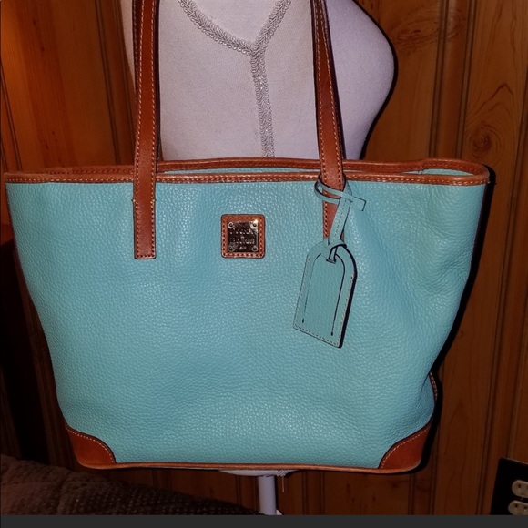 Dooney & Bourke Pebbled Leather Tote. - Picture 1 of 7